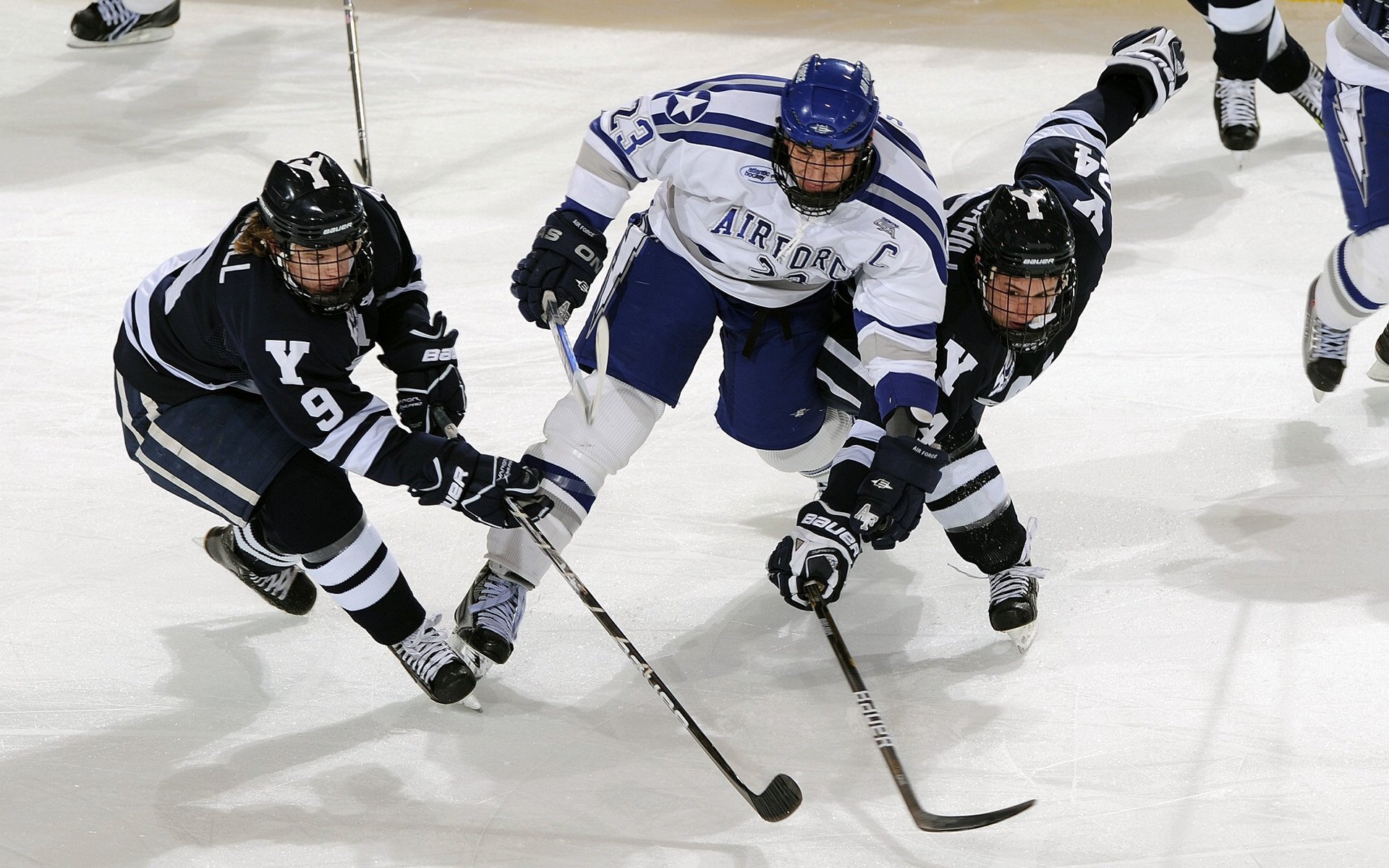 开云体育官方网站-坎特主宰世界排名争夺战！马德里竞技掀翻哥斯达黎加展现战术韧性
