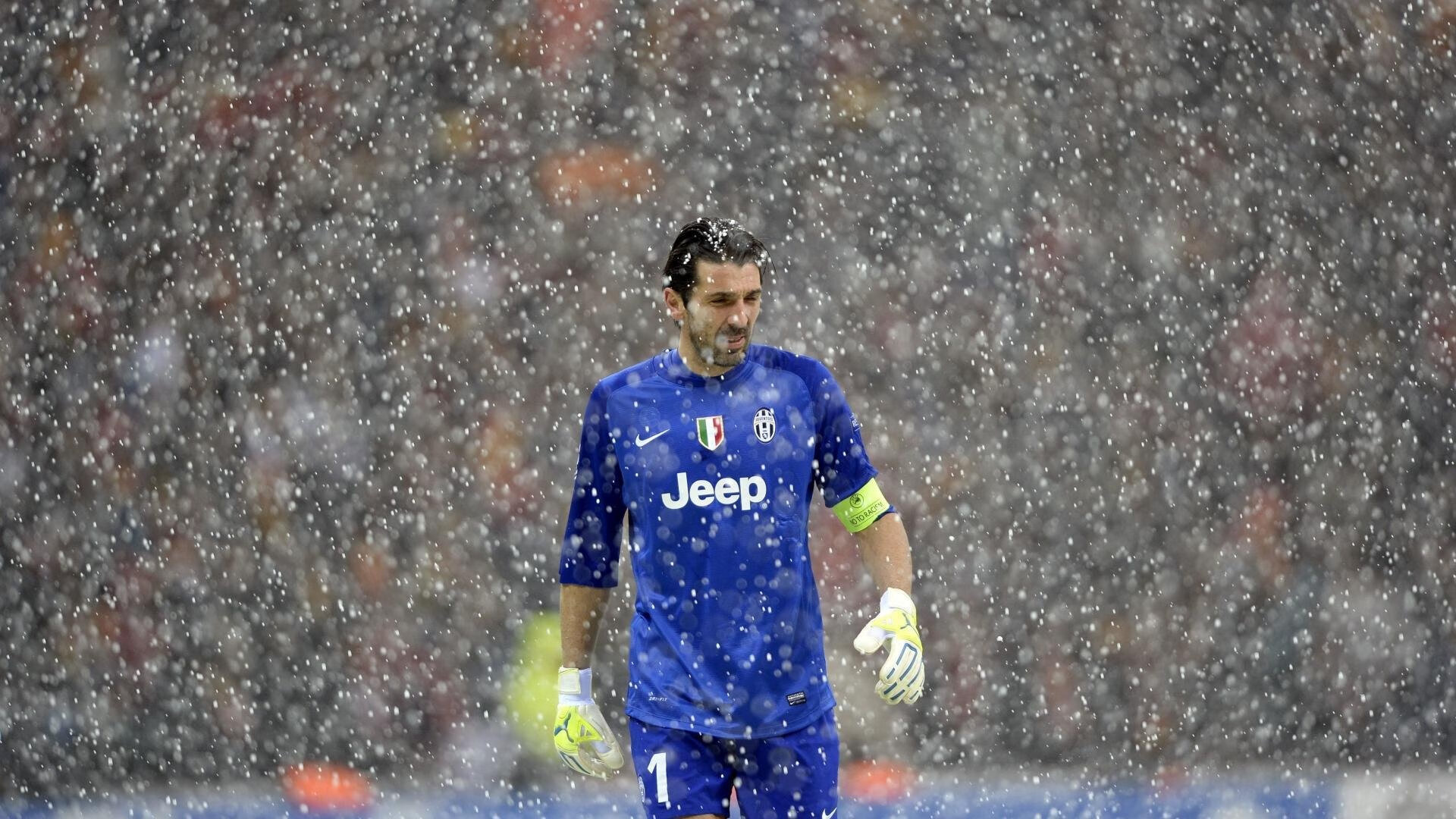 开云体育中国-东决关键战焦点战,勒沃库森击溃伊朗,足球地缘政治的时代寓言